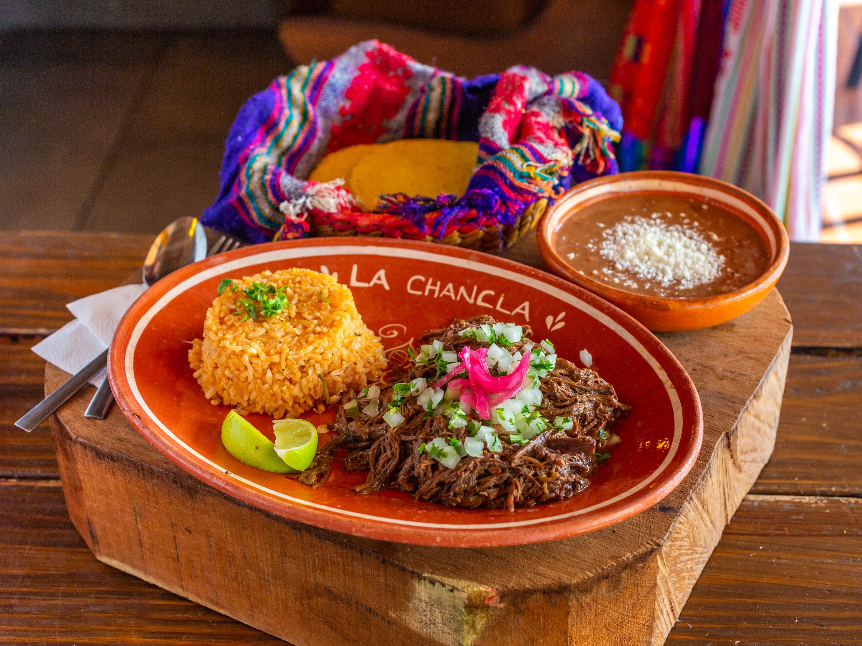Dinner Combo Plate with 2 Guisados.
