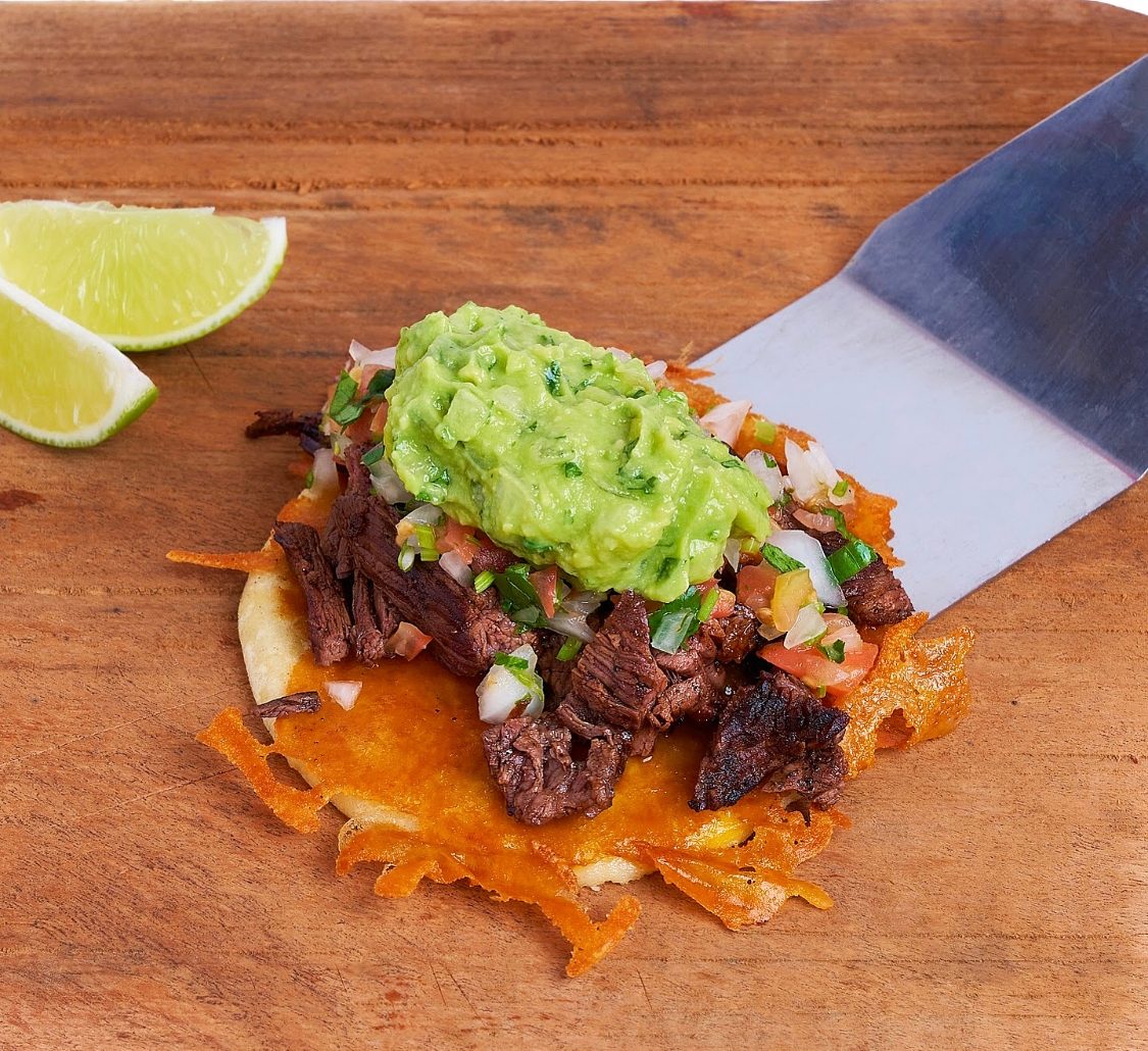 Chanclazo with Guisado, Meat.